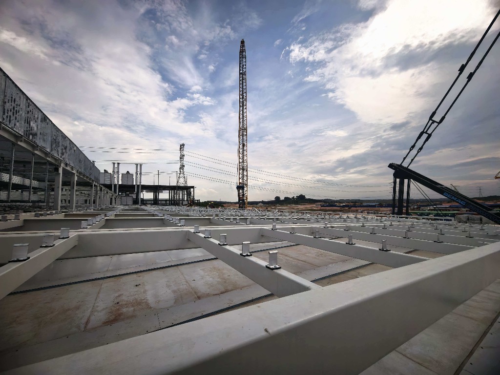 Structural Assembly & Crane Work